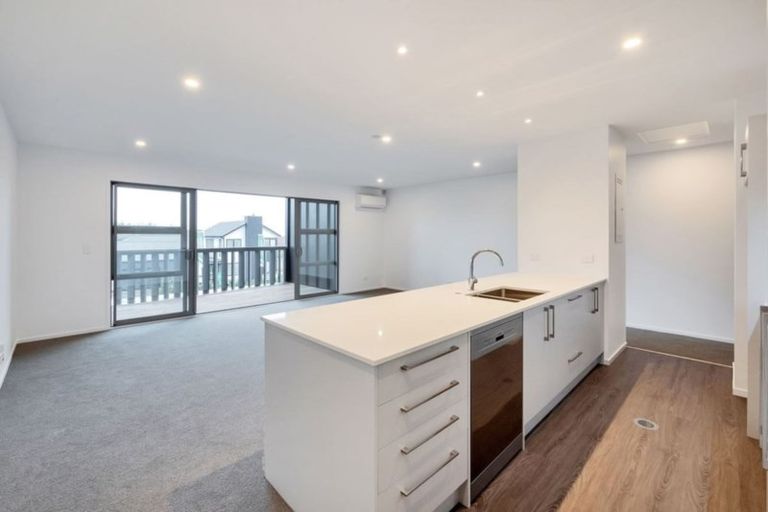 Photo of property in 9/27 Dida Park Drive, Kumeu, 0810