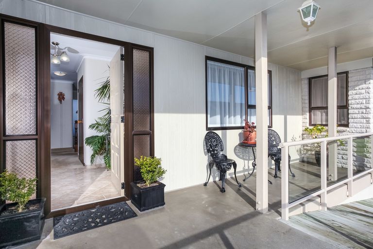 Photo of property in 6 Tremen Place, Pukekohe, 2120