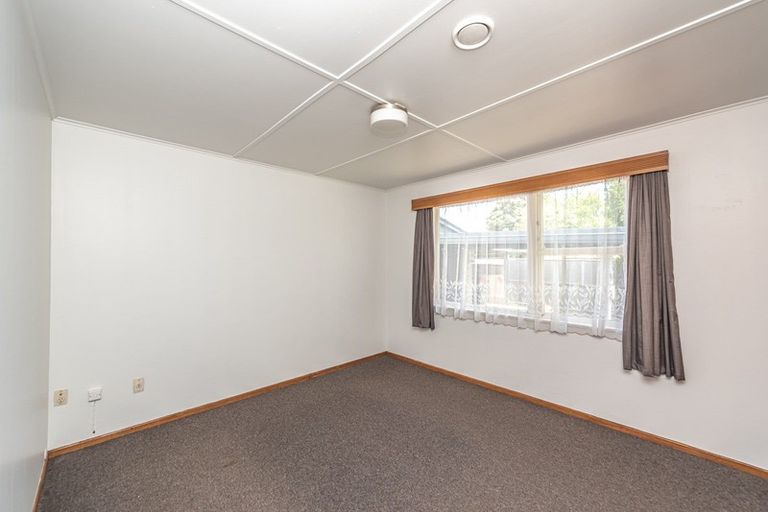 Photo of property in 19 Hussey Street, Waverley, 4510