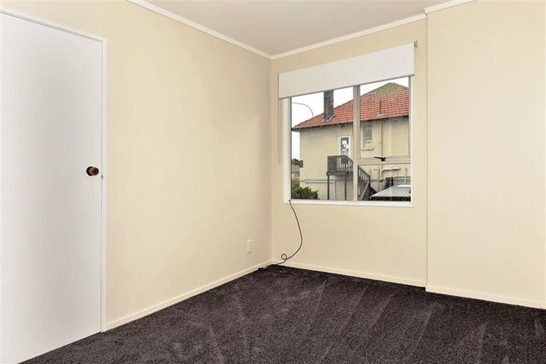 Photo of property in 8/55 Point Chevalier Road, Point Chevalier, Auckland, 1022