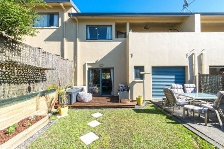 Photo of property in 5 Albizia Avenue, Henderson, Auckland, 0612