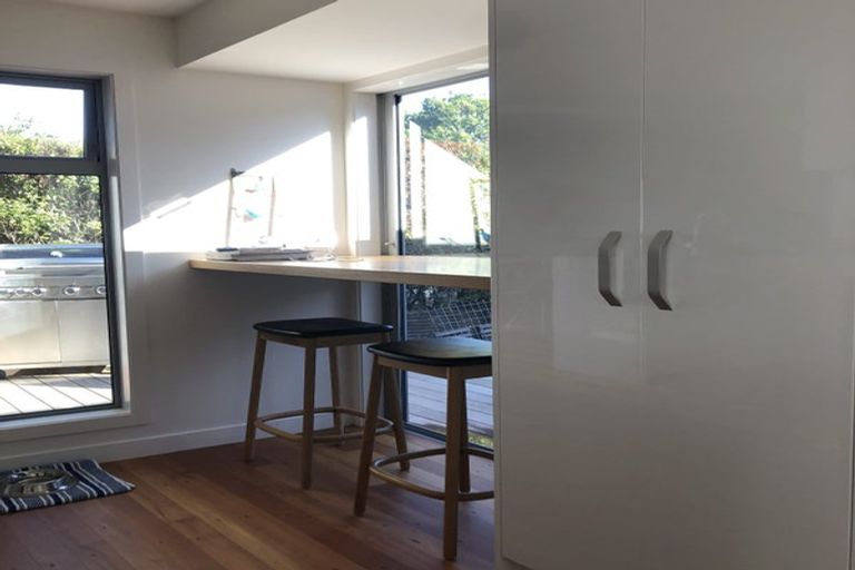 Photo of property in 2/1 Korau Road, Greenlane, Auckland, 1051