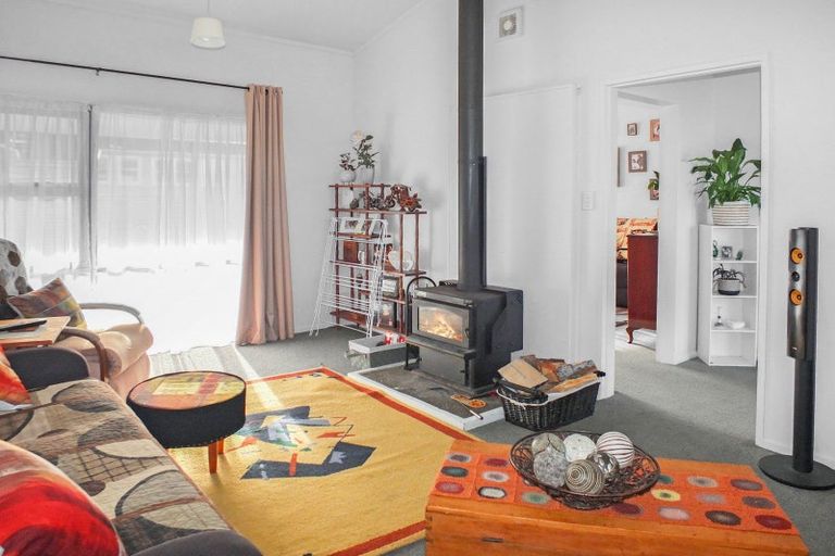 Photo of property in 33a Avenue Road, Foxton, 4814