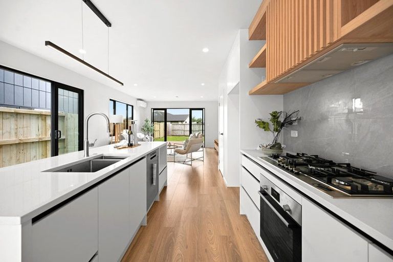 Photo of property in 72 Overton Street, Rototuna North, 3210