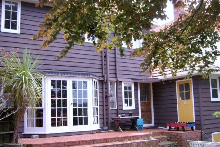 Photo of property in 66 Aurora Terrace, Kelburn, Wellington, 6012