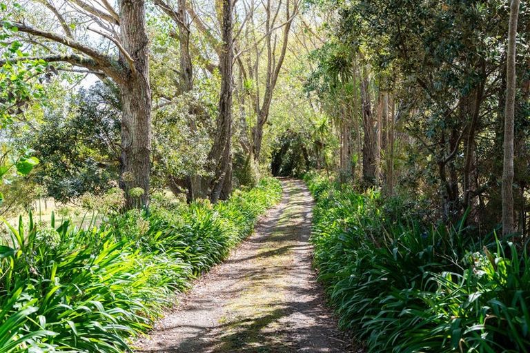 Photo of property in 368 Pahi Road, Pahi, Paparoa, 0571