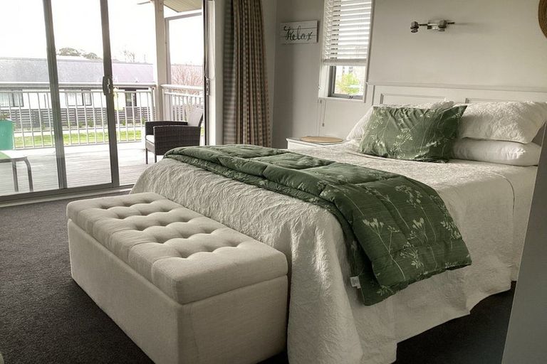 Photo of property in 4 Solander Road, Pegasus, 7612