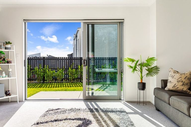Photo of property in 9 Tarakoi Road, Hobsonville, Auckland, 0616
