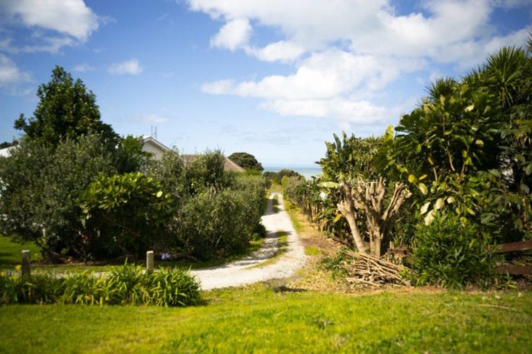 Photo of property in 43 Moana Road, Okitu, Gisborne, 4010