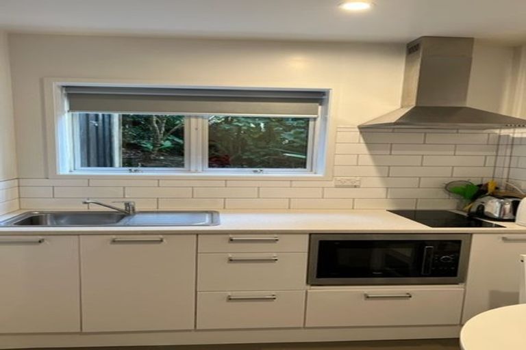 Photo of property in 906 Beach Road, Waiake, Auckland, 0630