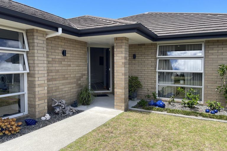 Photo of property in 36 Plover Street, One Tree Point, 0118