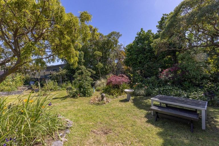 Photo of property in 11 Whanake Street, Titahi Bay, Porirua, 5022