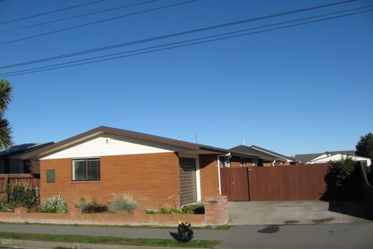 Photo of property in 2/33 Wilson Street, Islington, Christchurch, 8042