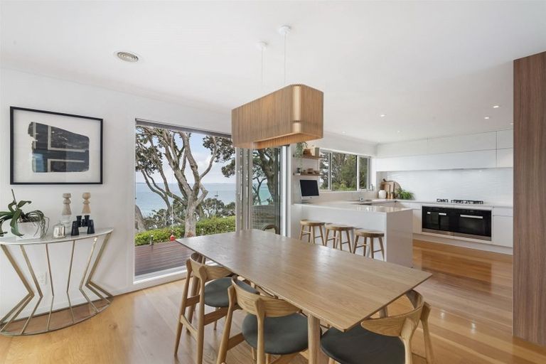 Photo of property in 24 Tui Street, Torbay, Auckland, 0630