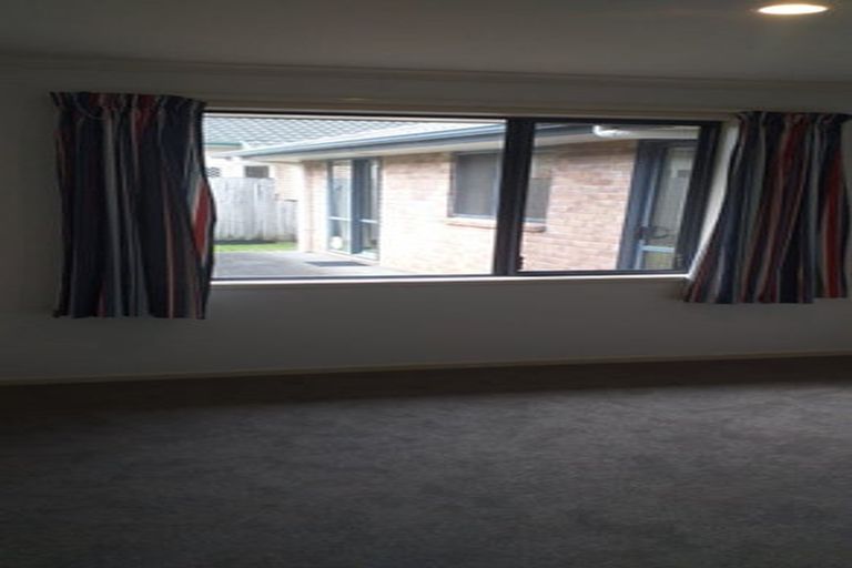 Photo of property in 20 Tauranga Place, Orewa, 0931