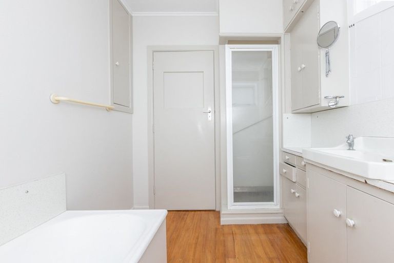 Photo of property in 16 Arnold Street, Onekawa, Napier, 4110