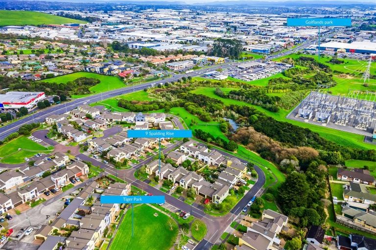 Photo of property in 9 Spalding Rise, Golflands, Auckland, 2013
