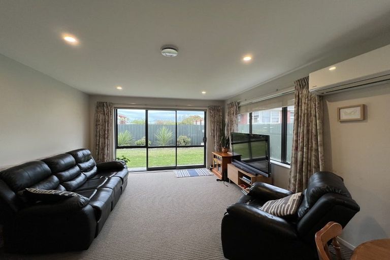 Photo of property in 2/141 Cuthberts Road, Aranui, Christchurch, 8061