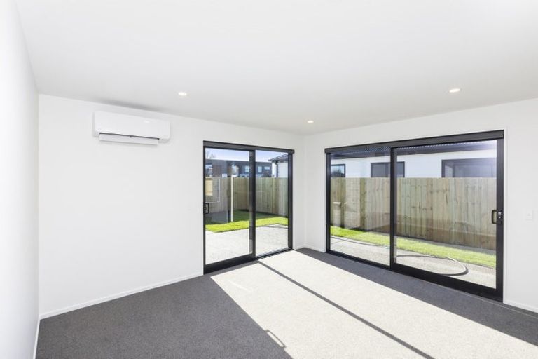 Photo of property in 13 Rita Angus Road, Belfast, 8051