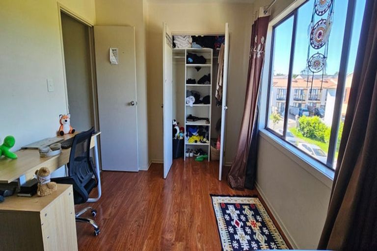 Photo of property in Krisley Court, 25/6 Ambrico Place, New Lynn, Auckland, 0600