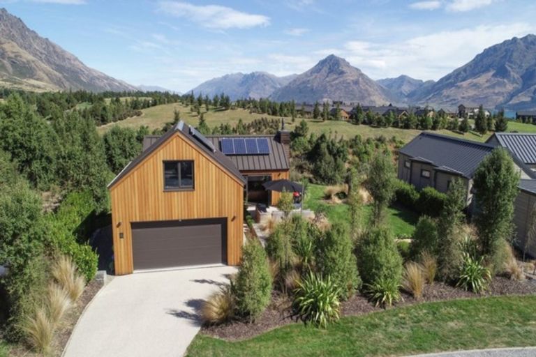 Photo of property in 30 Mckellar Drive, Jacks Point, Queenstown, 9371
