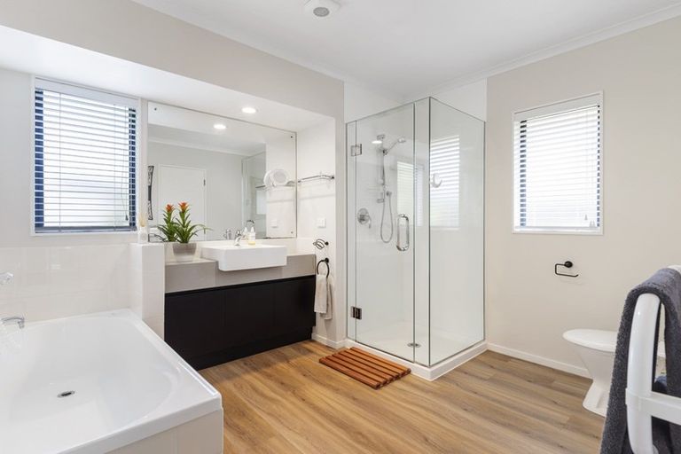 Photo of property in 45a Andrew Road, Howick, Auckland, 2010