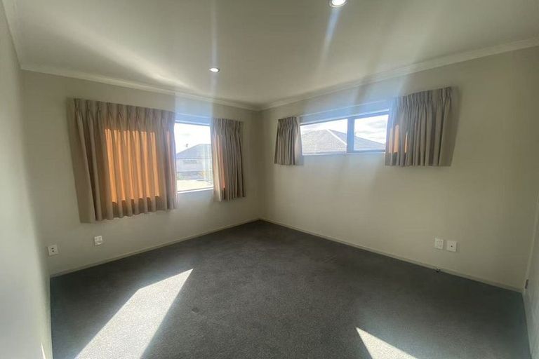 Photo of property in 23 Andy Crescent, Flat Bush, Auckland, 2016