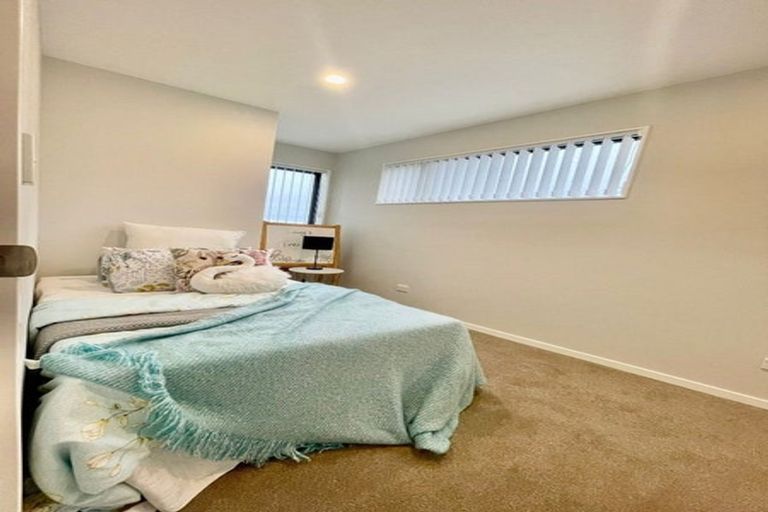 Photo of property in 16 Huri Street, Mangere Bridge, Auckland, 2022