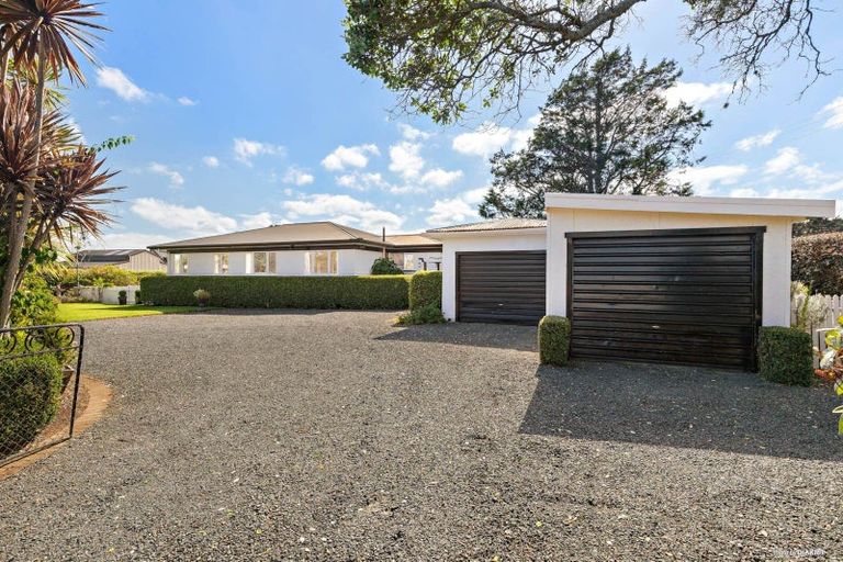 Photo of property in 56 Morley Road, Waiuku, 2681