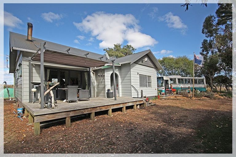 Photo of property in 332 Foxton Shannon Road, Foxton, 4893