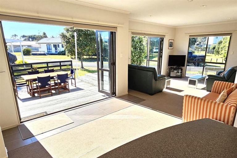 Photo of property in 125 Kelly Jade Avenue, Matarangi, Whitianga, 3592