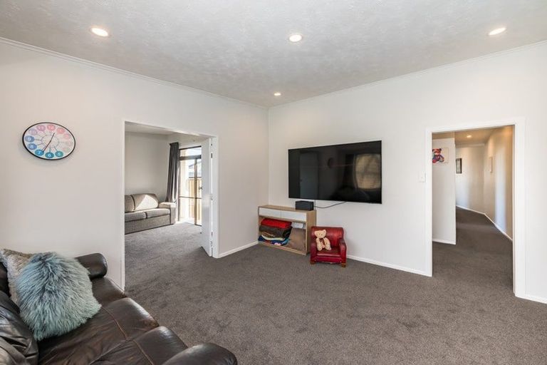 Photo of property in 50 Walton Road, Paraparaumu Beach, Paraparaumu, 5032