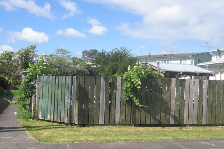 Photo of property in 5-9 Fraser Avenue, Northcote, Auckland, 0627