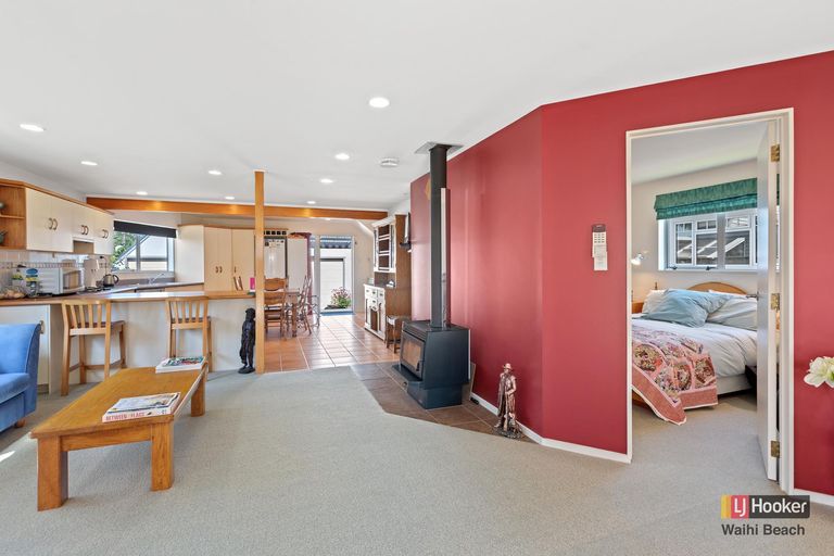 Photo of property in 31 Ocean View Road, Waihi Beach, 3611