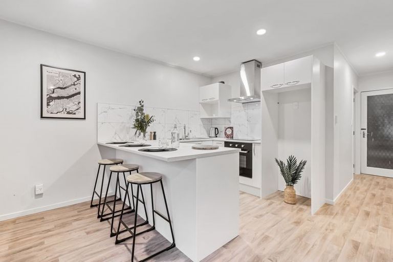 Photo of property in 2/31 Bowater Place, Manurewa, Auckland, 2102