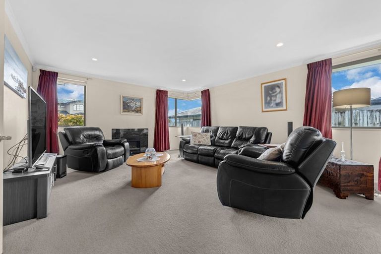 Photo of property in 4 Fairford Avenue, Henderson, Auckland, 0612