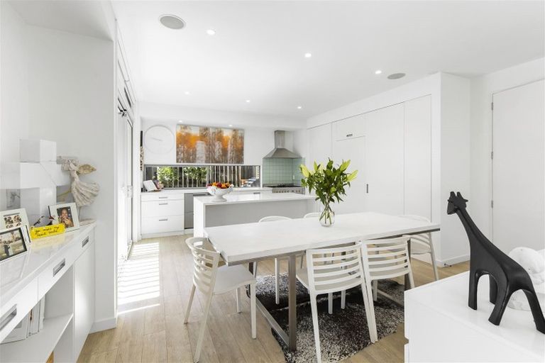 Photo of property in 71 Clare Road, St Albans, Christchurch, 8014