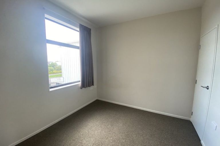 Photo of property in 71 Battalion Drive, Papakura, 2110