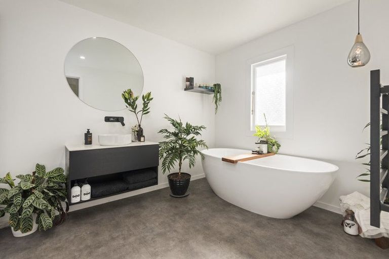 Photo of property in 82 Fairs Road, Milson, Palmerston North, 4414