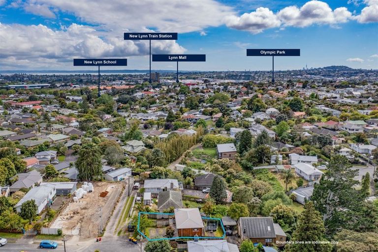 Photo of property in 19a Beverly Place, New Lynn, Auckland, 0600