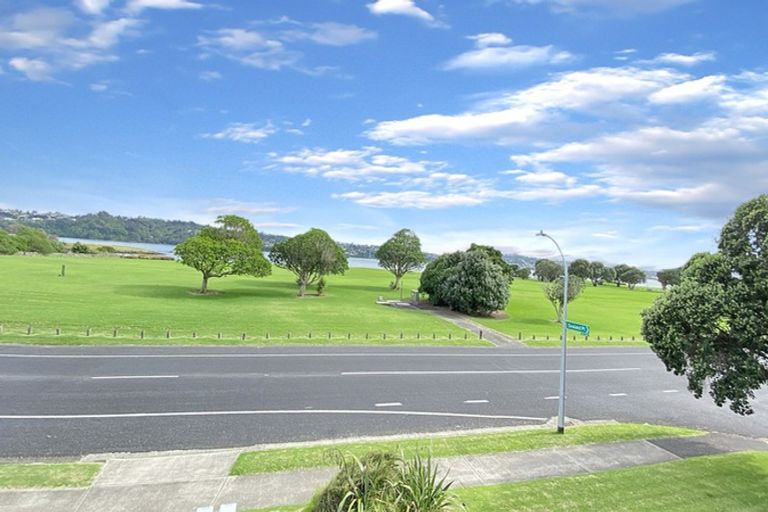 Photo of property in 91a Kiwi Esplanade, Mangere Bridge, Auckland, 2022