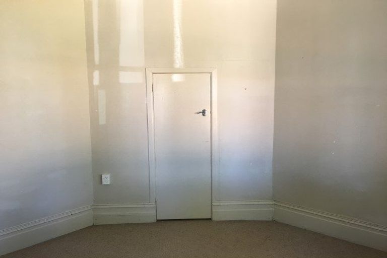 Photo of property in 5 Rolleston Street, Hokowhitu, Palmerston North, 4410