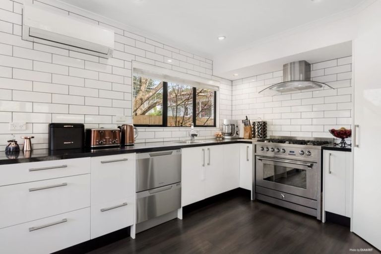 Photo of property in 60a Karaka Street, Takapuna, Auckland, 0622