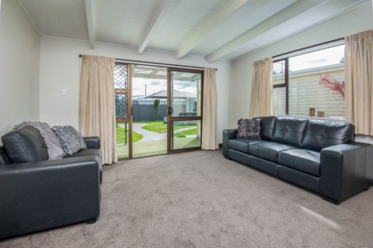 Photo of property in 16 Bush Road, Mosgiel, 9024