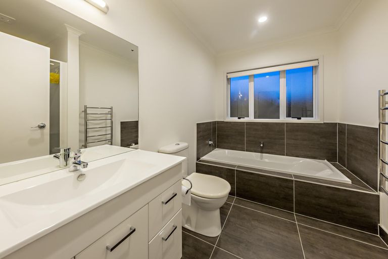 Photo of property in 80a Seddon Street, Pukekohe, 2120