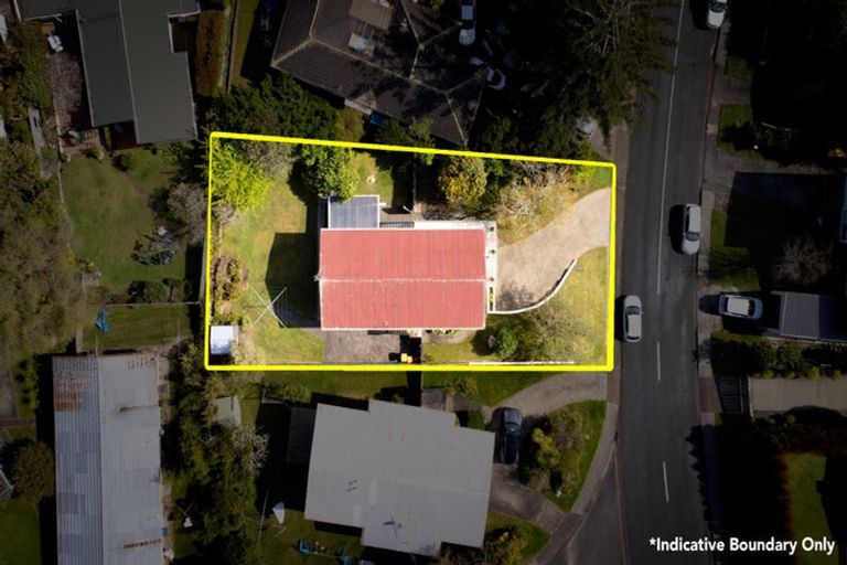 Photo of property in 18 Blakeborough Drive, Forrest Hill, Auckland, 0620