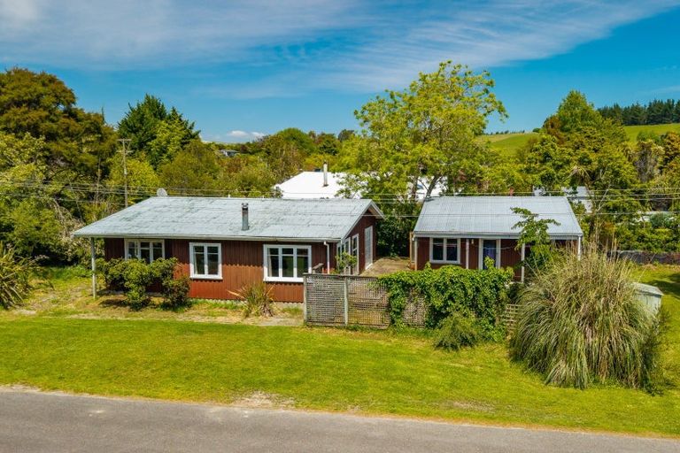 Photo of property in 1 Goddard Road, Tasman, Upper Moutere, 7173