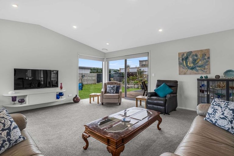 Photo of property in 20 Taonui Street, Waitarere Beach, Levin, 5510