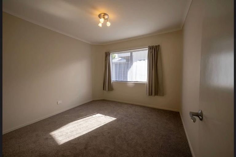 Photo of property in 1/253 Saint Aubyn Street, New Plymouth, 4310