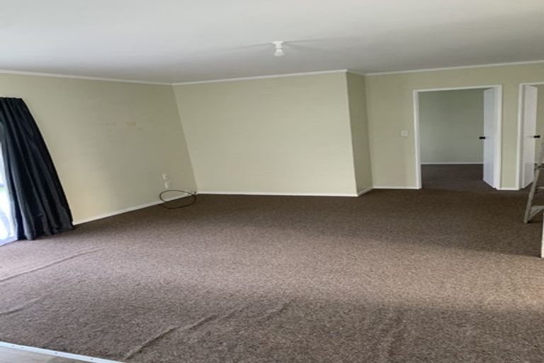 Photo of property in 20 Booth Crescent, Tuakau, 2121